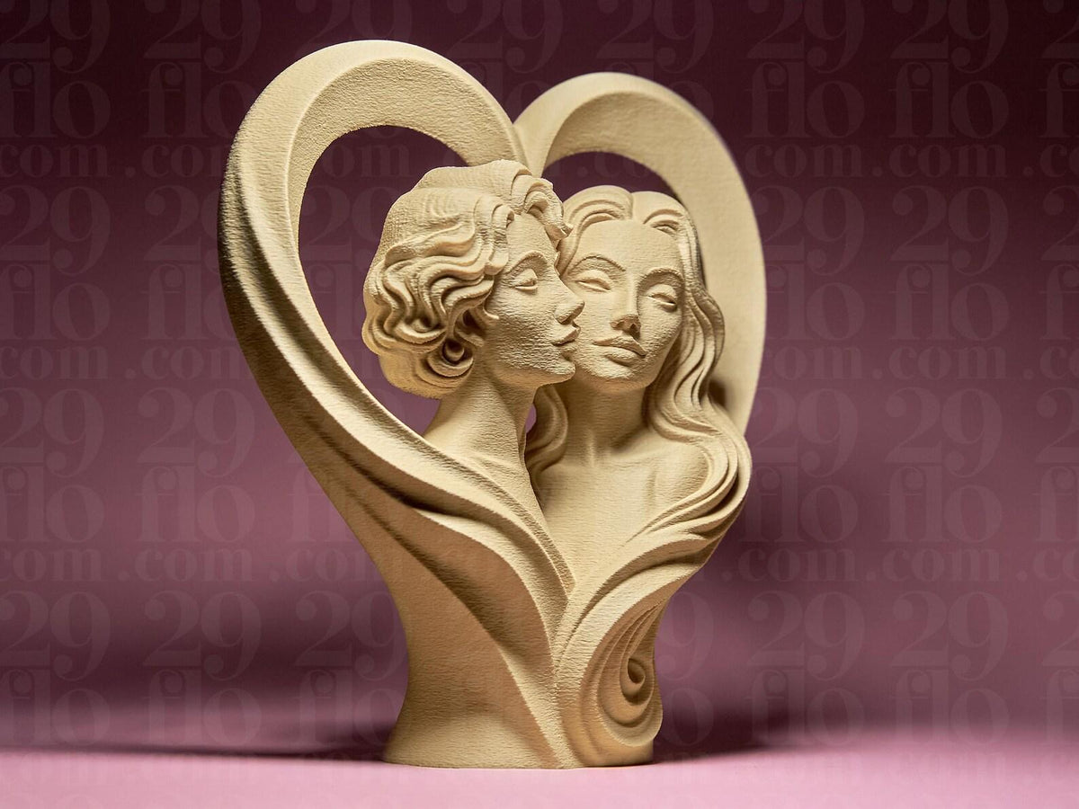 Zwei verliebte Frauen – Herz-Skulptur, 3D-Druck, auf Wunsch handbemalt