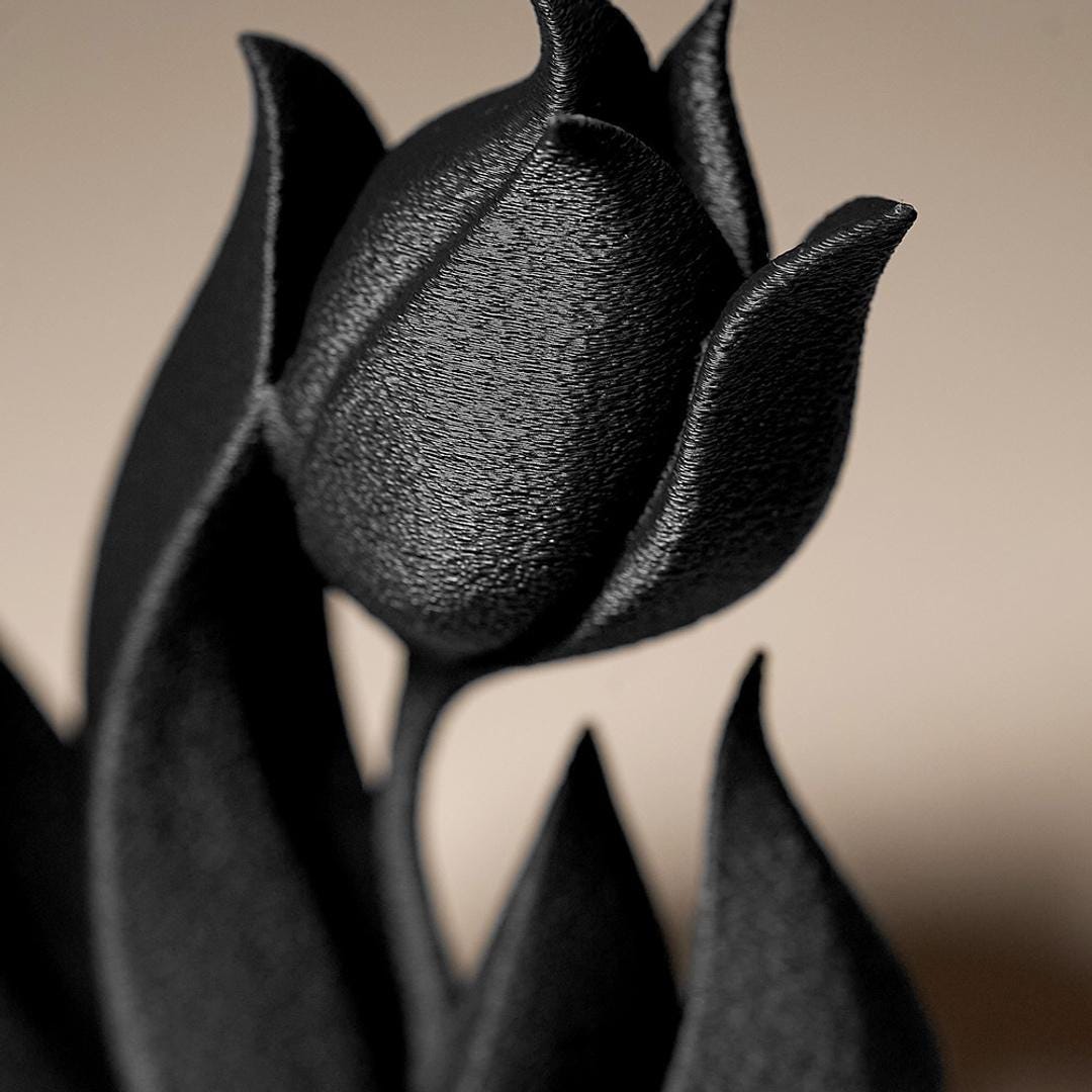 Tulip with leaves - 3D print - floral sculpture - home decor